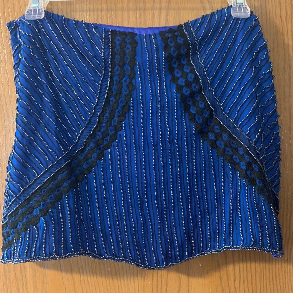 Parker Blue 100% Silk Beaded Mini. Size S. NWT